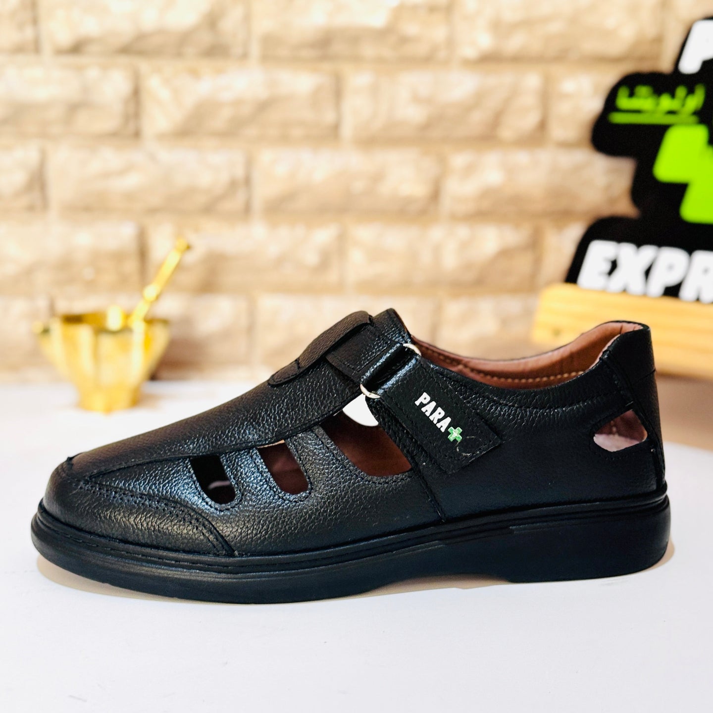 B80 سنضال طبية جلد ✓